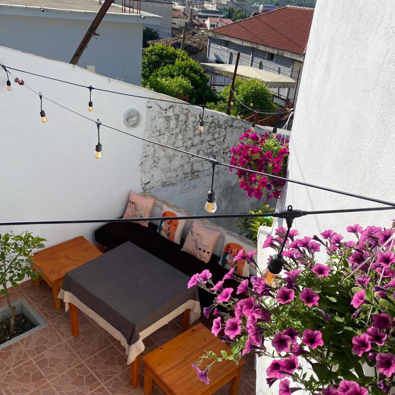 Ziu Guest House Берат Екстер'єр фото