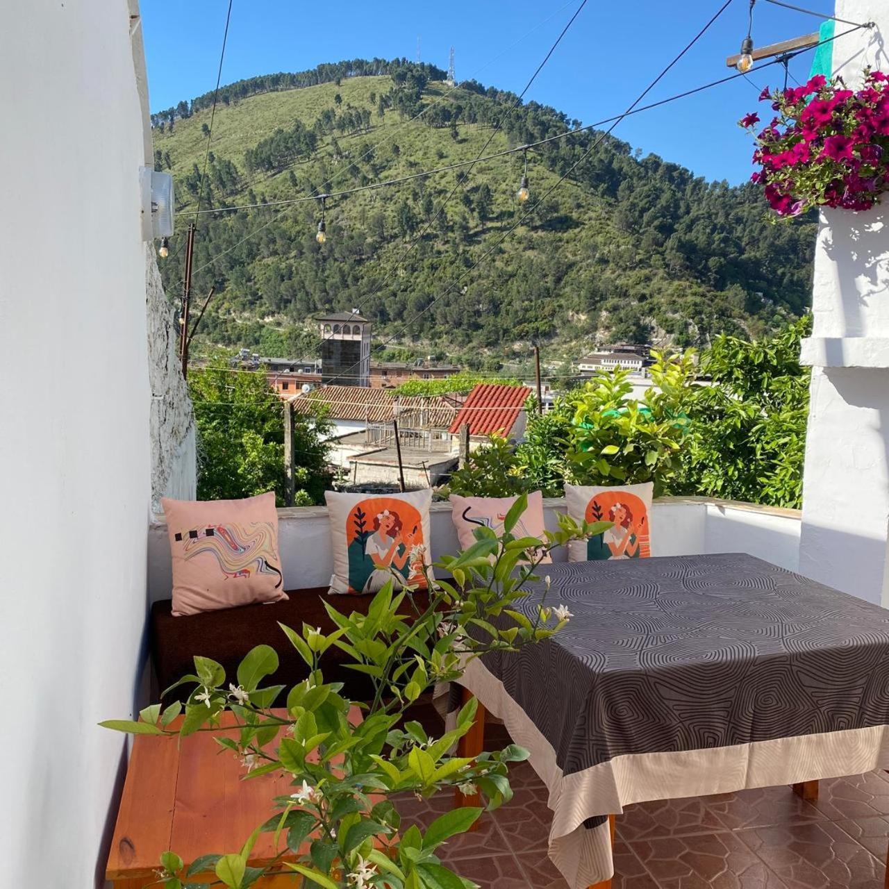 Ziu Guest House Берат Екстер'єр фото